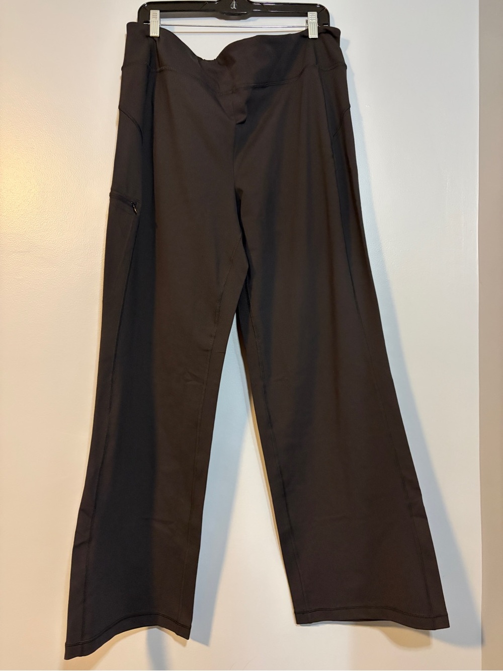 Duluth Trading Co Black Wide-Leg Performance Leggings